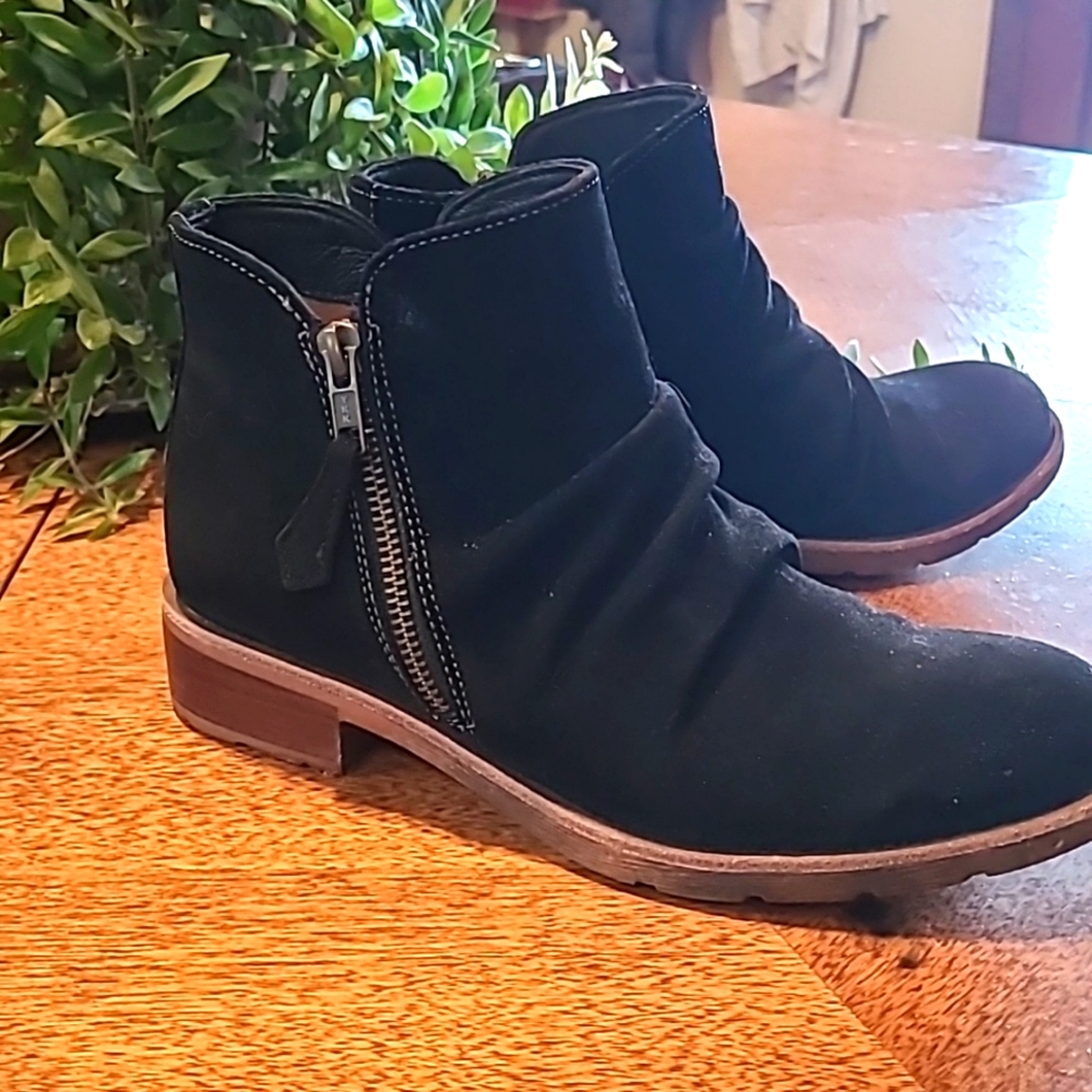Sofft short boots
